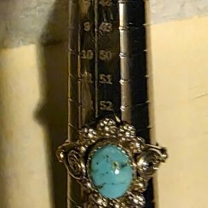 Elegant Silver Turquoise Ring